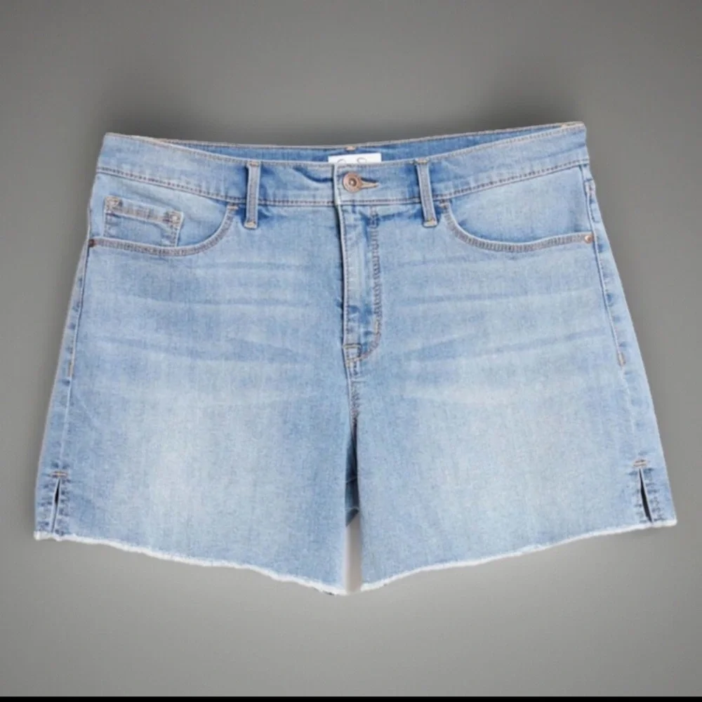 Jessica Simpson Ladies Denim High Rise Side Slit Relaxed Short Fringe Cut Sz 6